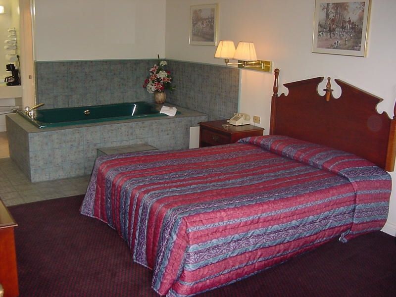 Old Bardstown Inn Szoba fotó